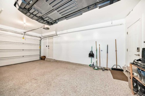 332 Varsity Close Nw, Calgary, AB - Indoor Photo Showing Garage