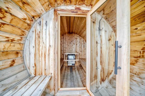 332 Varsity Close Nw, Calgary, AB - Indoor Photo Showing Other Room