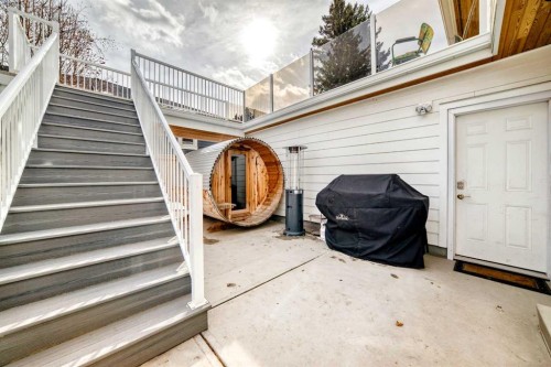 332 Varsity Close Nw, Calgary, AB - Outdoor With Exterior
