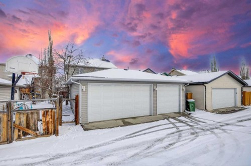 162 Prestwick Landing Se, Calgary, AB - Outdoor