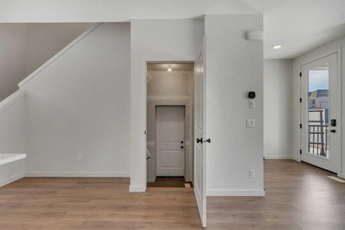 231 Bartlett Crescent Se, Calgary, AB - Indoor Photo Showing Other Room