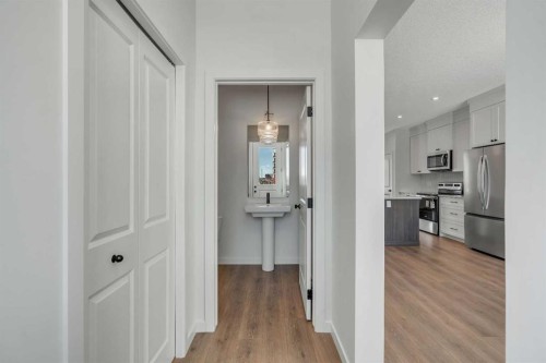 231 Bartlett Crescent Se, Calgary, AB - Indoor