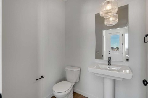 231 Bartlett Crescent Se, Calgary, AB - Indoor Photo Showing Bathroom