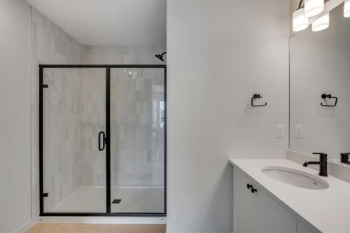 231 Bartlett Crescent Se, Calgary, AB - Indoor Photo Showing Bathroom