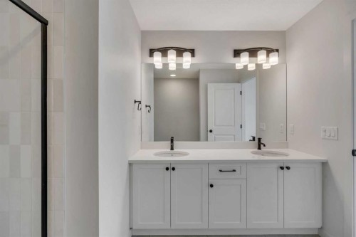 231 Bartlett Crescent Se, Calgary, AB - Indoor Photo Showing Bathroom