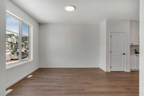 231 Bartlett Crescent Se, Calgary, AB - Indoor Photo Showing Other Room