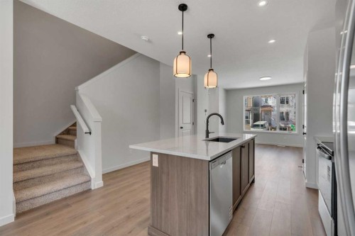 231 Bartlett Crescent Se, Calgary, AB - Indoor Photo Showing Kitchen With Upgraded Kitchen