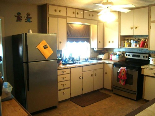 107 2Nd Avenue North, Torrington, AB - Indoor Photo Showing Kitchen