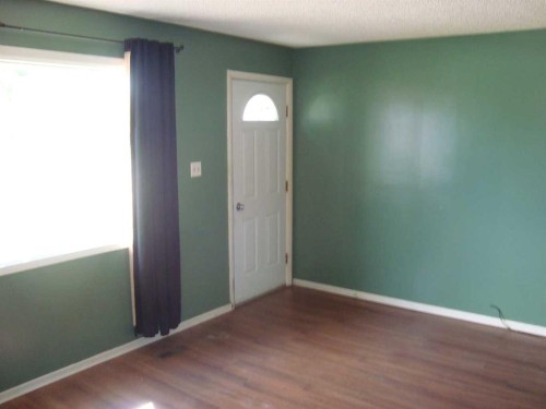 107 2Nd Avenue North, Torrington, AB - Indoor Photo Showing Other Room