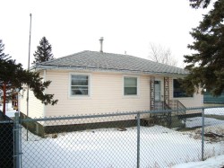 107 2nd Avenue NORTH Torrington, AB T0M 2B0