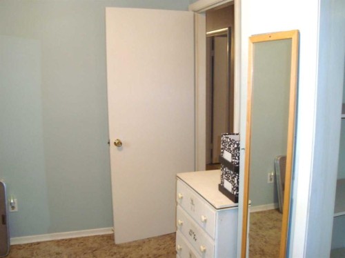 107 2Nd Avenue North, Torrington, AB - Indoor