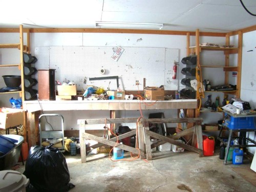 107 2Nd Avenue North, Torrington, AB - Indoor Photo Showing Garage