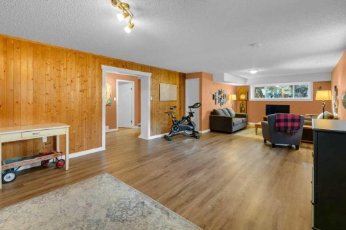 44 Sprucegrove Crescent Se, Airdrie, AB - Indoor