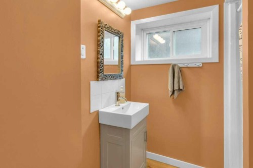 44 Sprucegrove Crescent Se, Airdrie, AB - Indoor