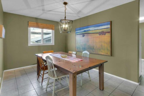 44 Sprucegrove Crescent Se, Airdrie, AB - Indoor Photo Showing Dining Room