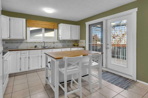 44 Sprucegrove Crescent Se, Airdrie, AB - Indoor