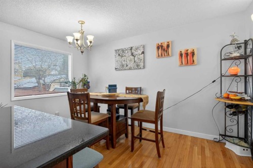 5122 48 Street Nw, Calgary, AB - Indoor Photo Showing Dining Room