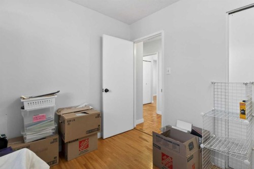 5122 48 Street Nw, Calgary, AB - Indoor
