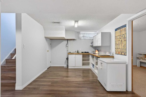 5122 48 Street Nw, Calgary, AB - Indoor
