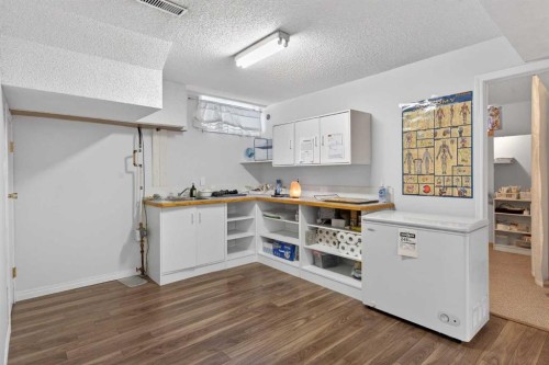 5122 48 Street Nw, Calgary, AB - Indoor