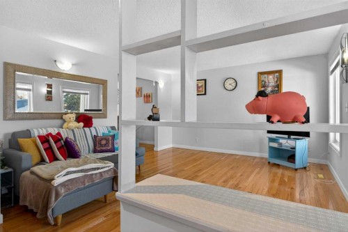 5122 48 Street Nw, Calgary, AB - Indoor