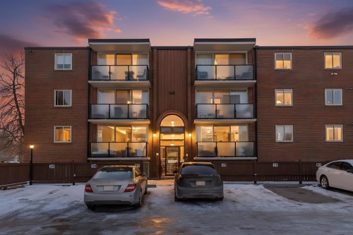 133-1421 7 Avenue NW Calgary, AB T2N 0Z3