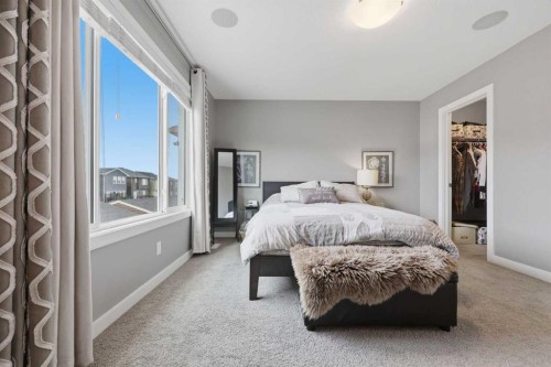 8 Evanscrest Way Nw, Calgary, AB - Indoor Photo Showing Bedroom