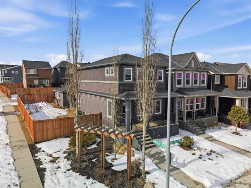 8 Evanscrest Way Nw, Calgary, AB - Outdoor With Facade