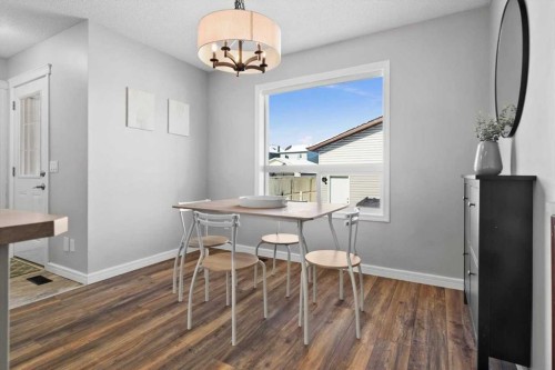 564 Morningside Park Sw, Airdrie, AB - Indoor Photo Showing Dining Room