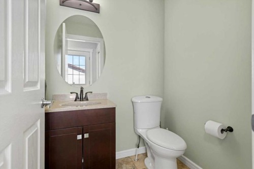 564 Morningside Park Sw, Airdrie, AB - Indoor Photo Showing Bathroom