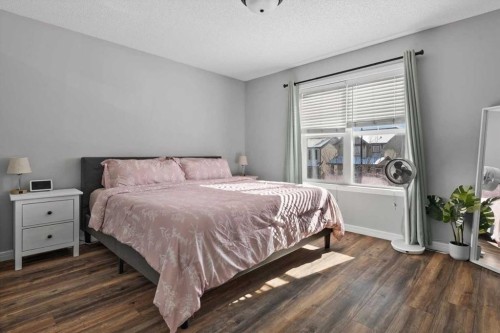 564 Morningside Park Sw, Airdrie, AB - Indoor Photo Showing Bedroom