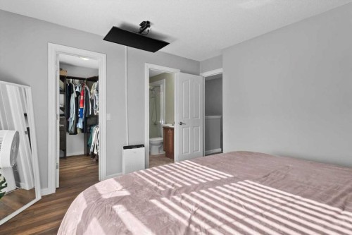 564 Morningside Park Sw, Airdrie, AB - Indoor Photo Showing Bedroom