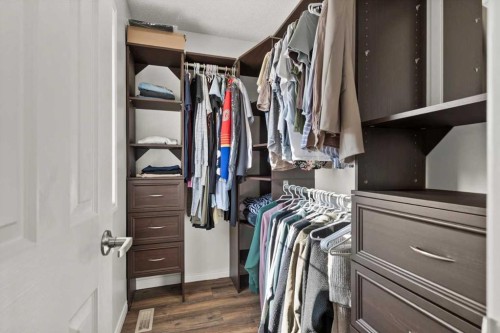 564 Morningside Park Sw, Airdrie, AB - Indoor With Storage