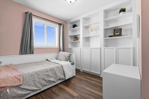 564 Morningside Park Sw, Airdrie, AB - Indoor Photo Showing Bedroom