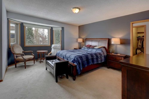 232 Hampshire Place Nw, Calgary, AB - Indoor Photo Showing Bedroom