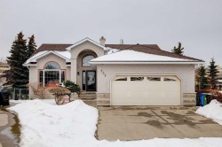 232 Hampshire Place NW Calgary, AB T3A 4Y7