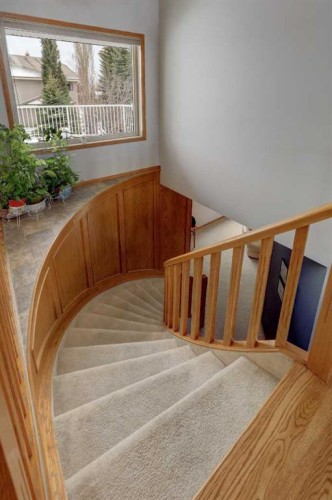 232 Hampshire Place Nw, Calgary, AB - Indoor Photo Showing Other Room