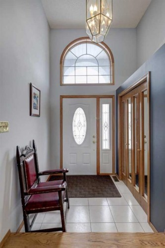 232 Hampshire Place Nw, Calgary, AB - Indoor Photo Showing Other Room