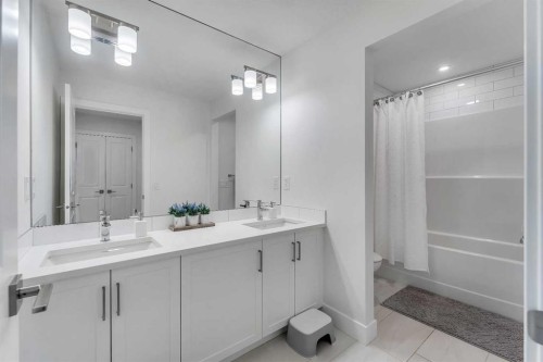 126 Crestridge Sw, Calgary, AB 