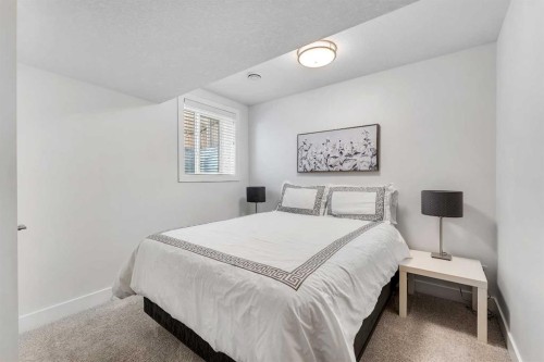 126 Crestridge Sw, Calgary, AB 