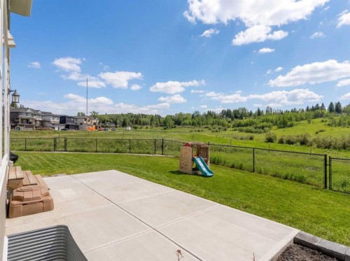 126 Crestridge Sw, Calgary, AB 