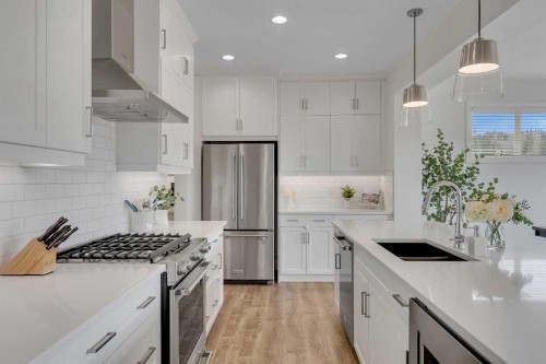 126 Crestridge Sw, Calgary, AB 