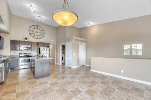 1205-230 Eversyde Boulevard Sw, Calgary, AB - Indoor Photo Showing Kitchen