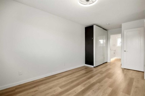 636 Arlington Drive Se, Calgary, AB - Indoor Photo Showing Other Room