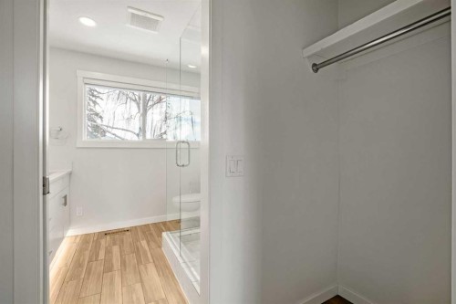 636 Arlington Drive Se, Calgary, AB - Indoor Photo Showing Other Room