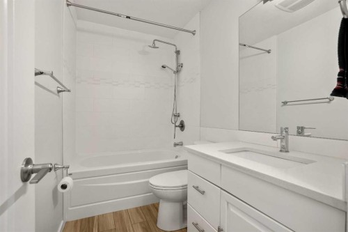636 Arlington Drive Se, Calgary, AB - Indoor Photo Showing Bathroom