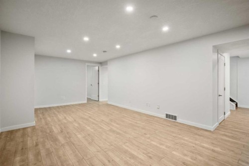 636 Arlington Drive Se, Calgary, AB - Indoor
