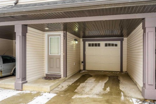 37 New Brighton Point Se, Calgary, AB - Outdoor With Exterior