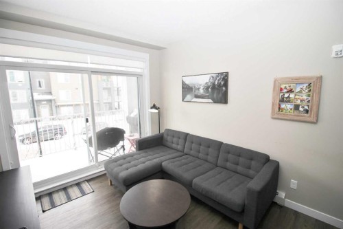 211-200 Auburn Meadows Common Se, Calgary, AB - Indoor Photo Showing Living Room
