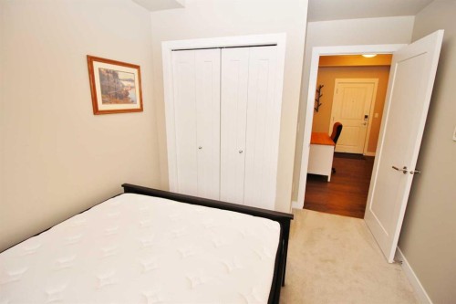 211-200 Auburn Meadows Common Se, Calgary, AB - Indoor Photo Showing Bedroom
